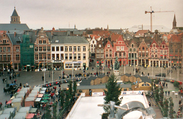 [Bruges town square]